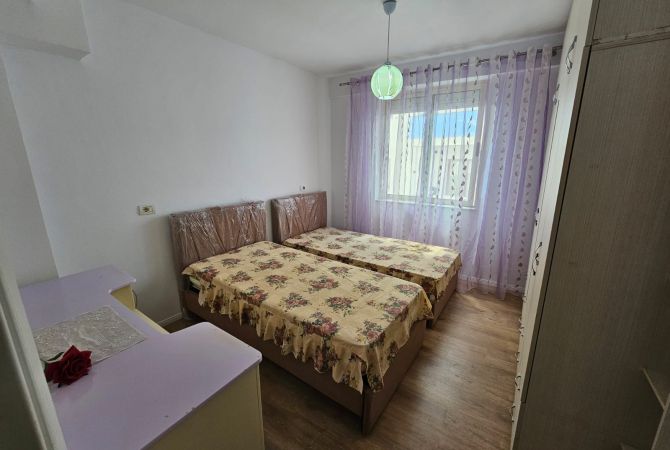 Shtepi ne shitje Apartament ne Tirane, 2+1, Mobilimi E mobiluar, Pagesa 120,000  Euro.