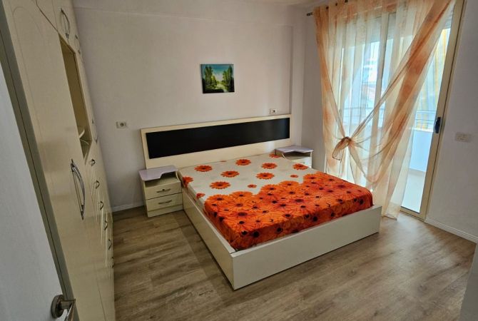 Shtepi ne shitje Apartament ne Tirane, 2+1, Mobilimi E mobiluar, Pagesa 120,000  Euro.