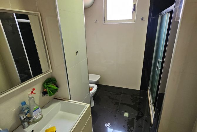 Shtepi ne shitje Apartament ne Tirane, 2+1, Mobilimi E mobiluar, Pagesa 120,000  Euro.