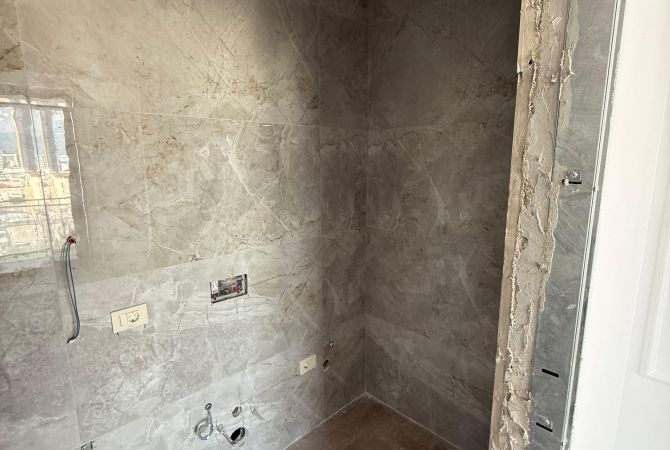 Shtepi ne shitje Apartament ne Tirane, 3+1, Mobilimi Bosh, pa mobiluar, Pagesa 320,000  Euro.