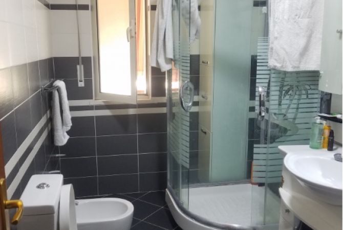 Shtepi me qera Apartament ne Tirane, 2+1, Mobilimi E mobiluar, Pagesa 550  Euro.