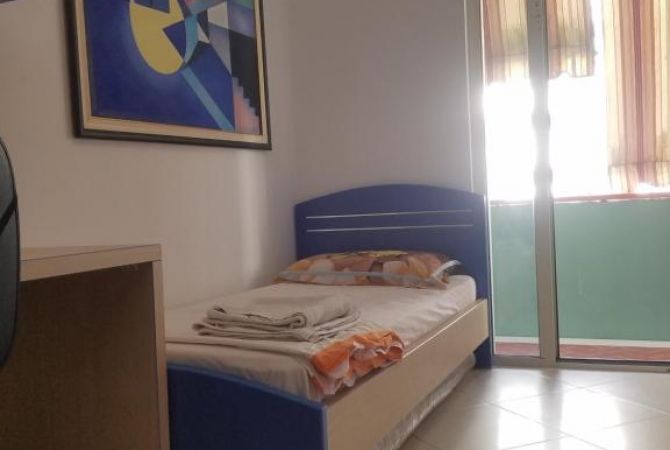Shtepi me qera Apartament ne Tirane, 2+1, Mobilimi E mobiluar, Pagesa 550  Euro.