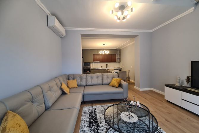 Shtepi me qera 2+1 ne Tirane - 1,000 Euro