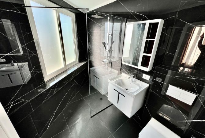 Shtepi me qera Apartament ne Tirane, 2+1, Mobilimi E mobiluar, Pagesa 1,000  Euro.