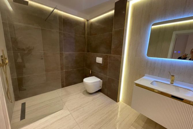 Shtepi ne shitje Apartament ne Tirane, 2+1, Mobilimi Bosh, pa mobiluar, Pagesa 212,000  Euro.