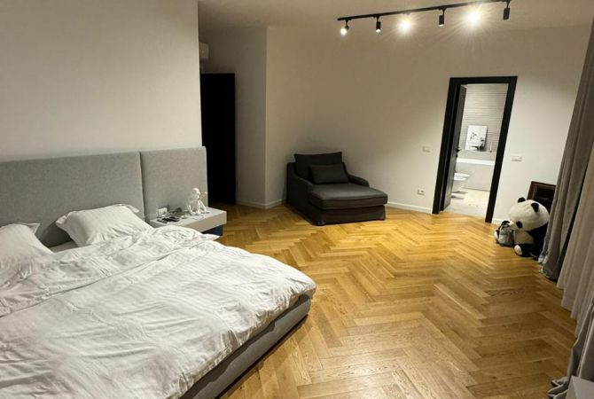 Shtepi ne shitje Vila Luksoze ne Tirane, 4+1, Mobilimi E mobiluar, Pagesa 1,200,000  Euro.