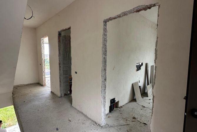Shtepi ne shitje 3+1 ne Tirane - 420,000 Euro