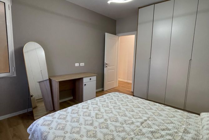 Shtepi ne shitje Apartament ne Tirane, 2+1, Mobilimi E mobiluar, Pagesa 200,000  Euro.