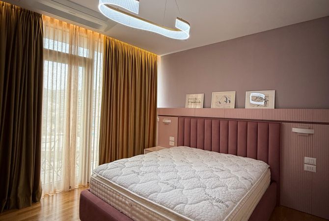 Shtepi ne shitje Apartament ne Tirane, 4+1, Mobilimi E mobiluar, Pagesa 700,000  Euro.