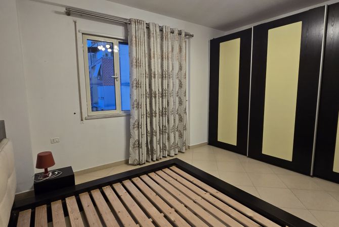 Shtepi me qera Apartament ne Tirane, 2+1, Mobilimi E mobiluar, Pagesa 600  Euro.