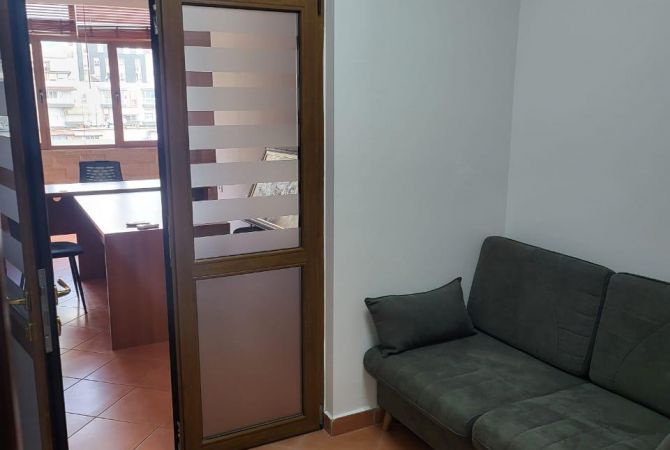 Ambient biznesi me qera 3+1 ne Tirane - 600 Euro