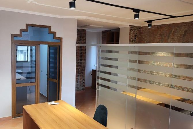 Ambient biznesi me qera 3+1 ne Tirane - 600 Euro
