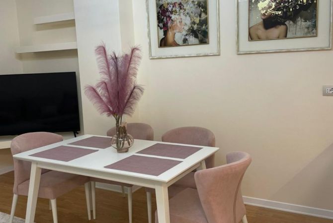 Shtepi me qera Apartament ne Tirane, 2+1, Mobilimi E mobiluar, Pagesa 1,200  Euro.