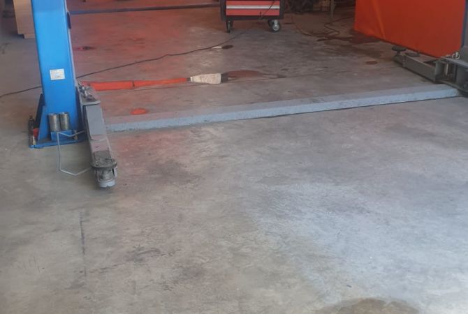 Ambiente Commerciale in Affitto 4+1 a Tirana - 1,000 Euro
