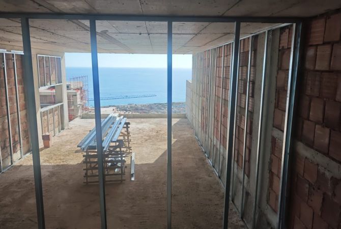 Shtepi ne shitje Vila Luksoze ne Vlore, 6+1, Mobilimi Bosh, pa mobiluar, Pagesa 1,000,000  Euro.