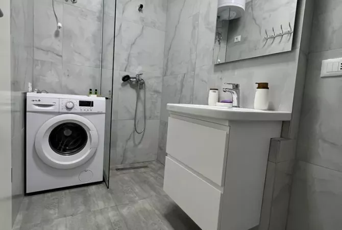 Shtepi me qera Apartament ne Tirane, 1+1, Mobilimi E mobiluar, Pagesa 630  Euro.