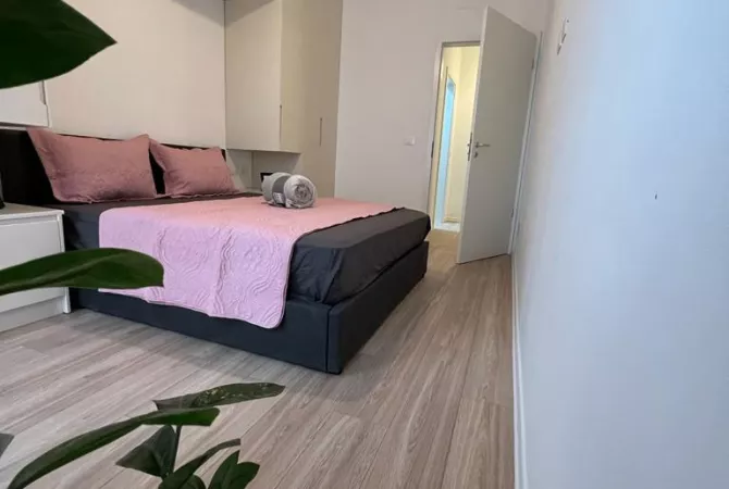 Shtepi me qera Apartament ne Tirane, 1+1, Mobilimi E mobiluar, Pagesa 630  Euro.