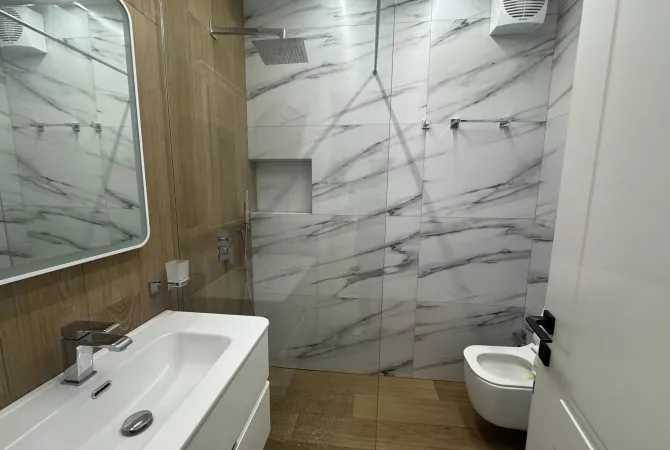 Shtepi me qera Apartament ne Tirane, 2+1, Mobilimi E mobiluar, Pagesa 700  Euro.