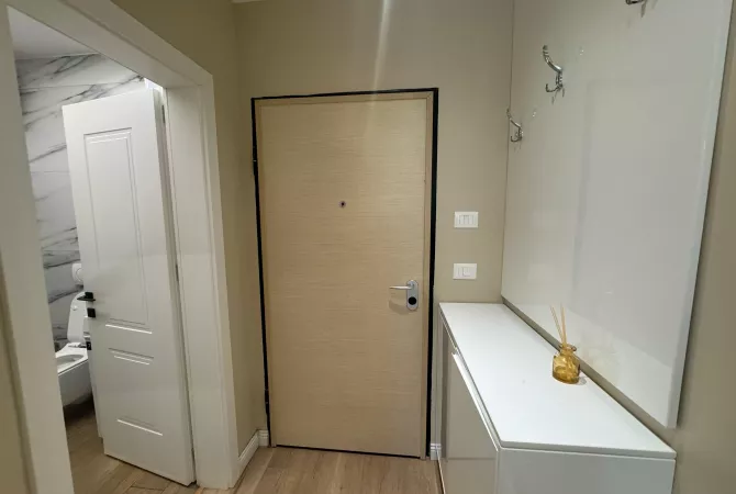 Shtepi me qera Apartament ne Tirane, 2+1, Mobilimi E mobiluar, Pagesa 700  Euro.