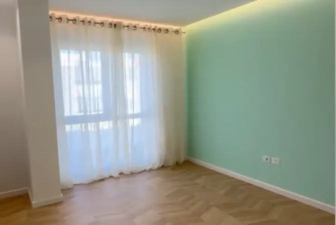Shtepi ne shitje Apartament ne Tirane, 1+1, Mobilimi E mobiluar, Pagesa 175,000  Euro.