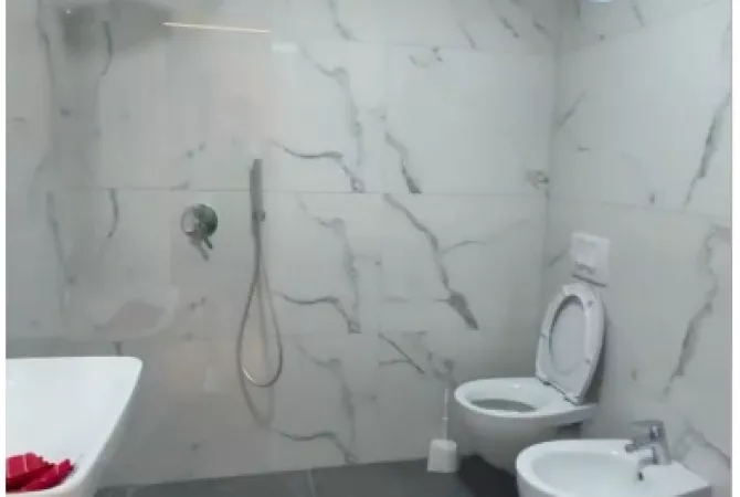 Shtepi ne shitje Apartament ne Tirane, 1+1, Mobilimi E mobiluar, Pagesa 175,000  Euro.