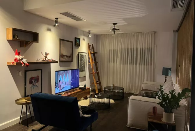 Shtepi me qera Vila Luksoze ne Tirane, 3+1, Mobilimi E mobiluar, Pagesa 3,500  Euro.