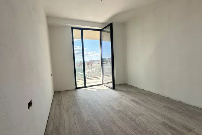 Shtepi ne shitje Apartament ne Tirane, 1+1, Mobilimi Bosh, pa mobiluar, Pagesa 165,000  Euro.
