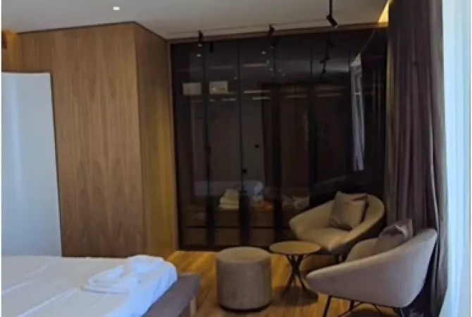 Shtepi ne shitje Vila Luksoze ne Vlore, 3+1, Mobilimi E mobiluar, Pagesa 1,300,000  Euro.