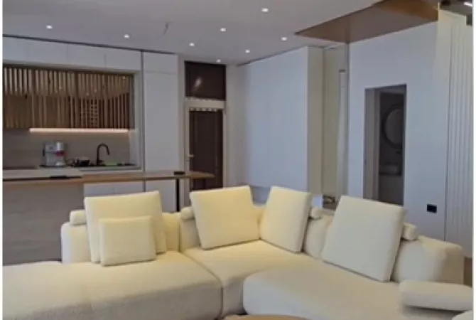 Shtepi ne shitje Vila Luksoze ne Vlore, 3+1, Mobilimi E mobiluar, Pagesa 1,300,000  Euro.