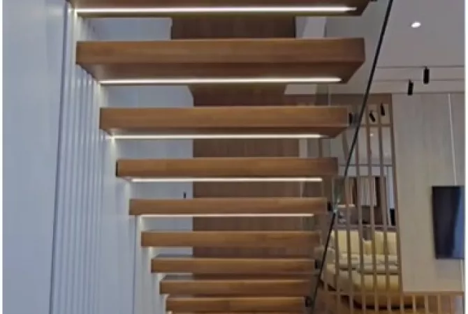 Shtepi ne shitje Vila Luksoze ne Vlore, 3+1, Mobilimi E mobiluar, Pagesa 1,300,000  Euro.