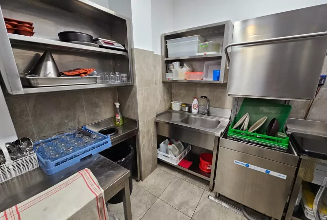 🍽️Jepet me Qira Restorant, Afer Kodres se Diellit,Tirane!