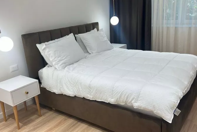 Shtepi me qera Apartament ne Tirane, 2+1, Mobilimi E mobiluar, Pagesa 1,000  Euro.