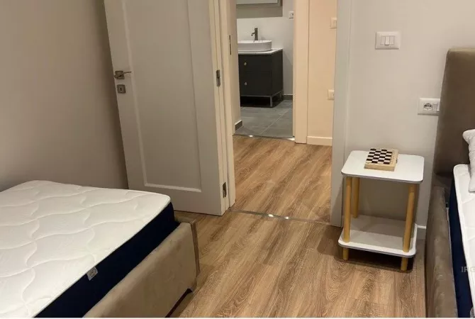 Shtepi me qera Apartament ne Tirane, 2+1, Mobilimi E mobiluar, Pagesa 1,000  Euro.