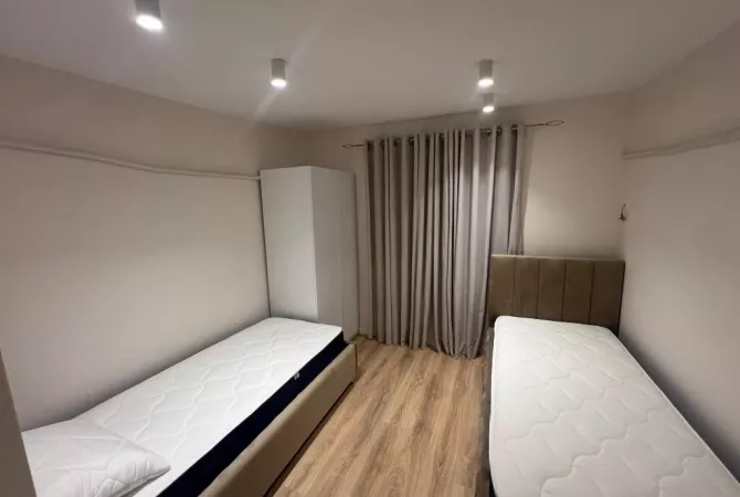 Shtepi me qera Apartament ne Tirane, 2+1, Mobilimi E mobiluar, Pagesa 1,000  Euro.