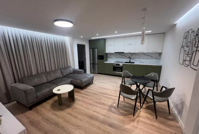 Shtepi me qera 2+1 ne Tirane - 1,000 Euro