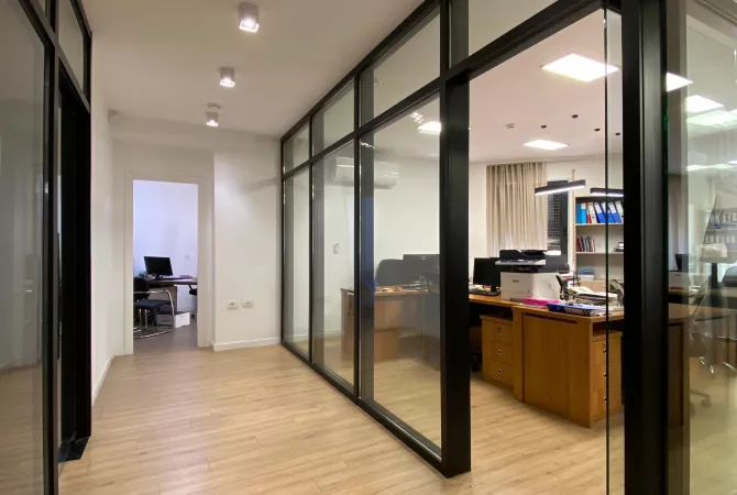 📢Jepet Zyre me Qira ne Qender prane Bulevardit Zogu i Pare!