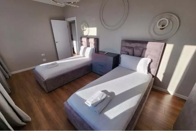 Shtepi ne shitje Apartament ne Tirane, 2+1, Mobilimi E mobiluar, Pagesa 320,000  Euro.