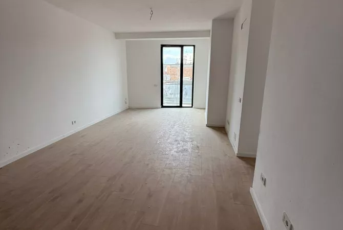 Ambient biznesi me qera 3+1 ne Tirane - 1,500 Euro