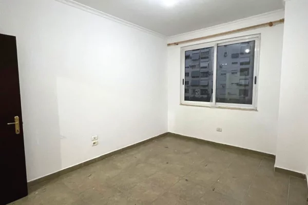 Shtepi ne shitje Apartament ne Tirane, 2+1, Mobilimi Bosh, pa mobiluar, Pagesa 122,000  Euro.