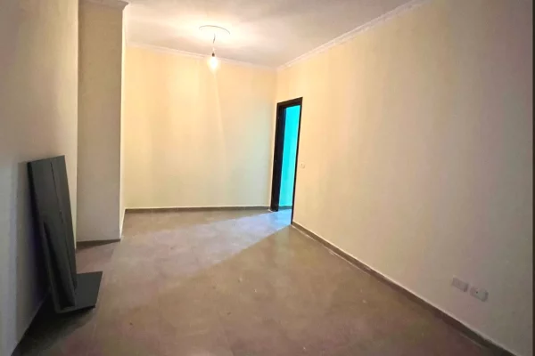 Shtepi ne shitje Apartament ne Tirane, 2+1, Mobilimi Bosh, pa mobiluar, Pagesa 122,000  Euro.