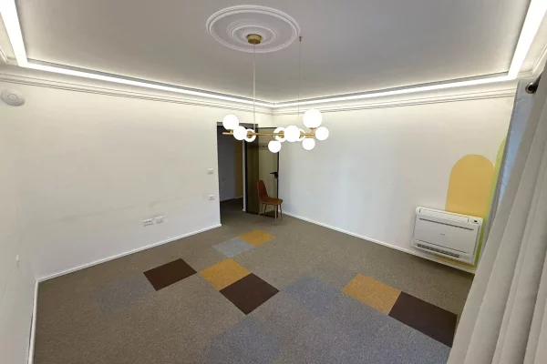 Business Property for Rent 3+1 in Tirana - 1,500 Euro