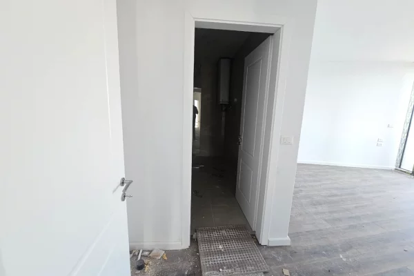 Shtepi ne shitje Apartament ne Tirane, 3+1, Mobilimi Bosh, pa mobiluar, Pagesa 675,000  Euro.