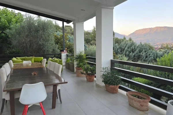 Shtepi me qera 5+1 ne Tirane - 8,500 Euro