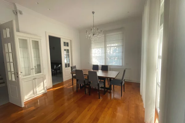 Luxury villas for rent in Tirana 4+1, In Part