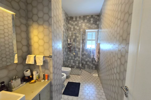 Shtepi ne shitje Vila Luksoze ne Tirane, 5+1, Mobilimi E mobiluar, Pagesa 1,600,000  Euro.