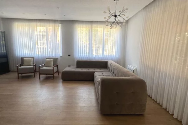 Shtepi ne shitje 4+1 ne Tirane - 695,000 Euro