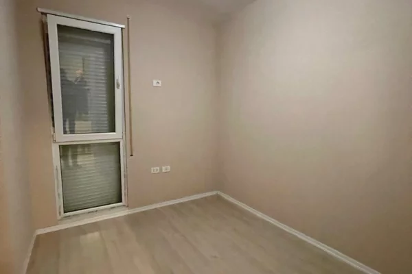 Shtepi ne shitje Apartament ne Tirane, 3+1, Mobilimi E mobiluar, Pagesa 155,000  Euro.