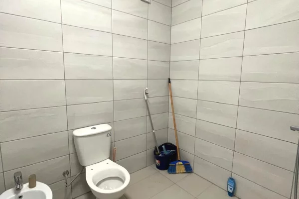 Shtepi ne shitje Apartament ne Tirane, 3+1, Mobilimi E mobiluar, Pagesa 155,000  Euro.