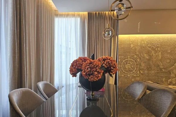 Shtepi me qera 3+1 ne Tirane - 1,800 Euro