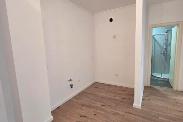 Shtepi ne shitje Apartament ne Tirane, 1+1, Mobilimi Bosh, pa mobiluar, Pagesa 218,000  Euro.